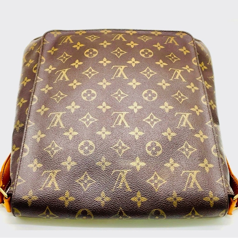 Louis Vuitton Musette Monogram Crossbody Bag - Picture 17 of 17
